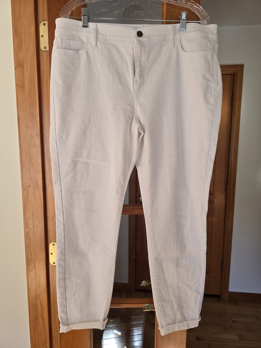 Vineyard Vines Women's White Cropped Jeans